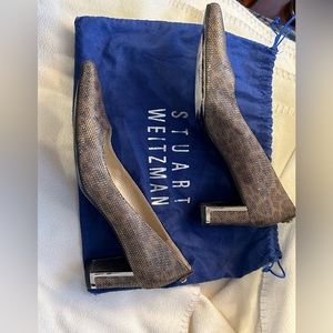 Stuart Weitzman- sz 8 shoes textured leather-approx 2 in heel-taupe/gold/blk